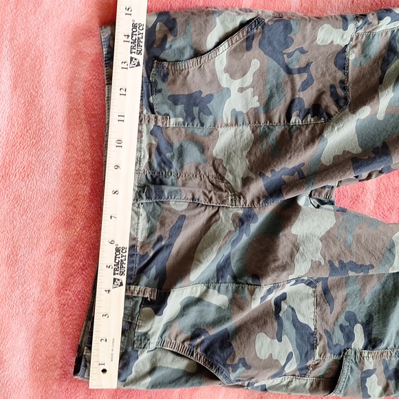 🪖 Sancturay Standard Surplus cropped capri camouflage BDU pants. Size 26. - Picture 14 of 15